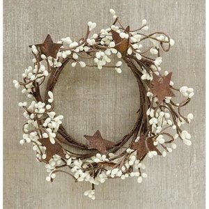 Cream Pip Berry 8" Ring With Rustic Stars